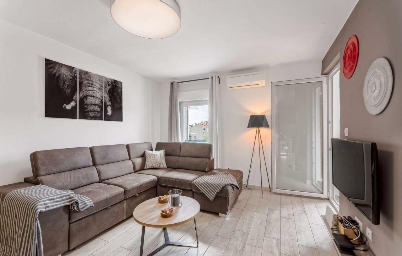 Apartment Rubix Pula Ngoại thất bức ảnh