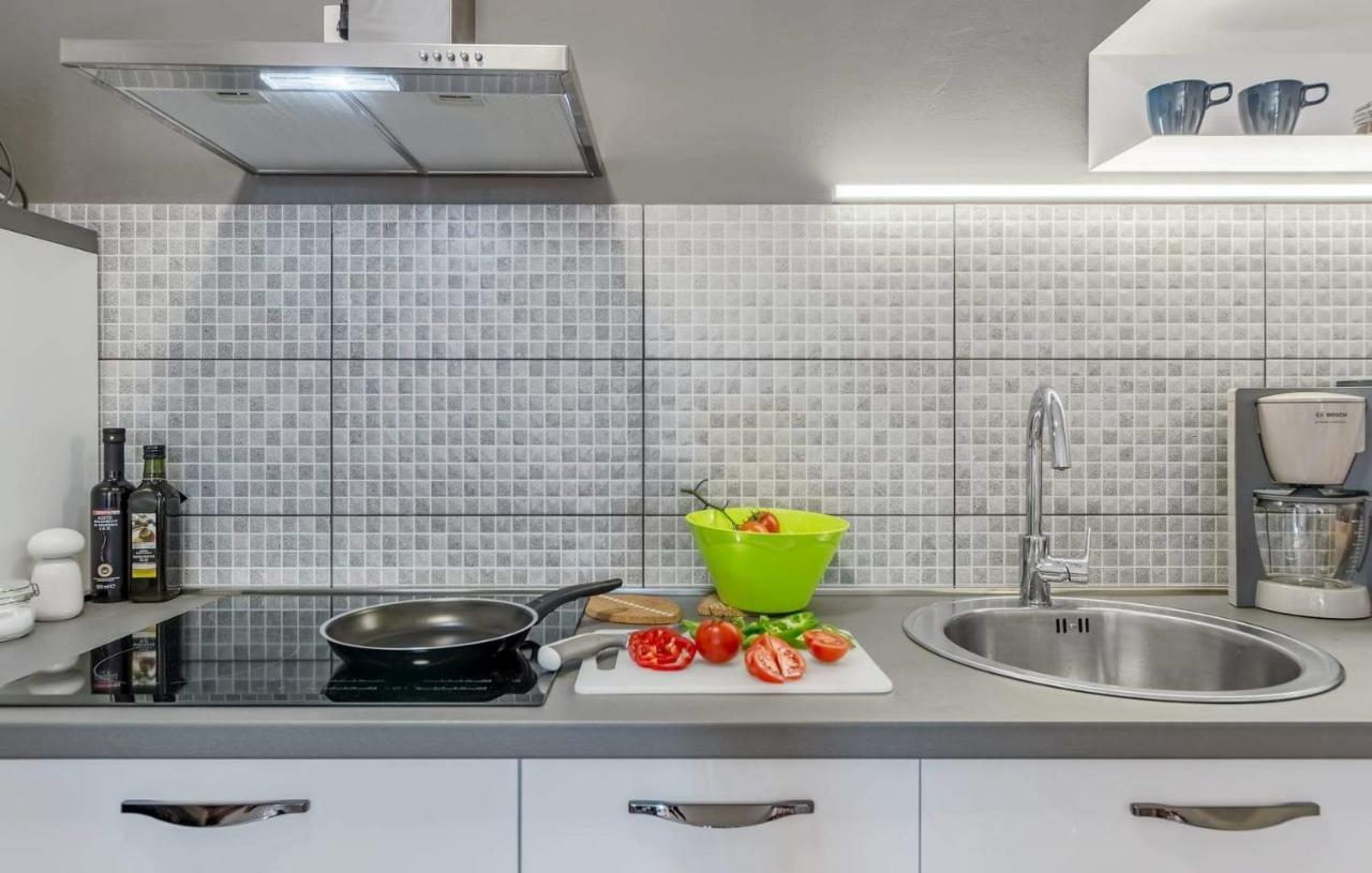 Apartment Rubix Pula Ngoại thất bức ảnh