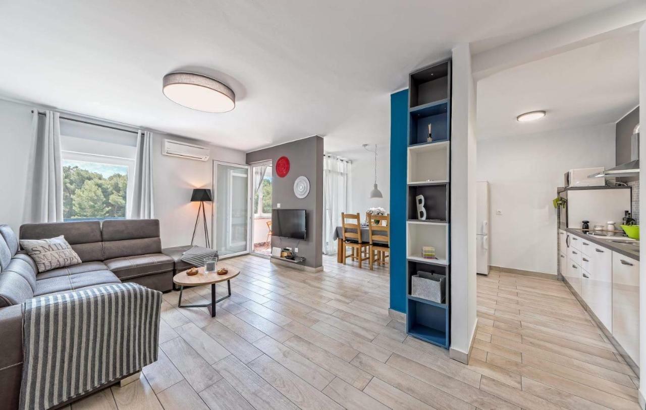 Apartment Rubix Pula Ngoại thất bức ảnh