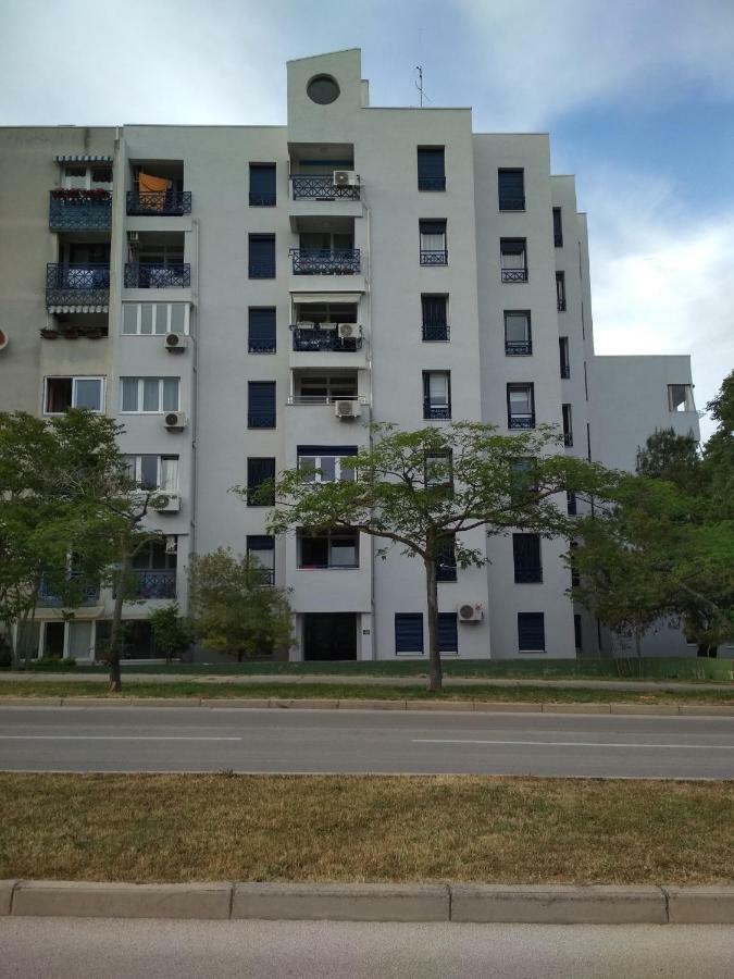 Apartment Rubix Pula Ngoại thất bức ảnh