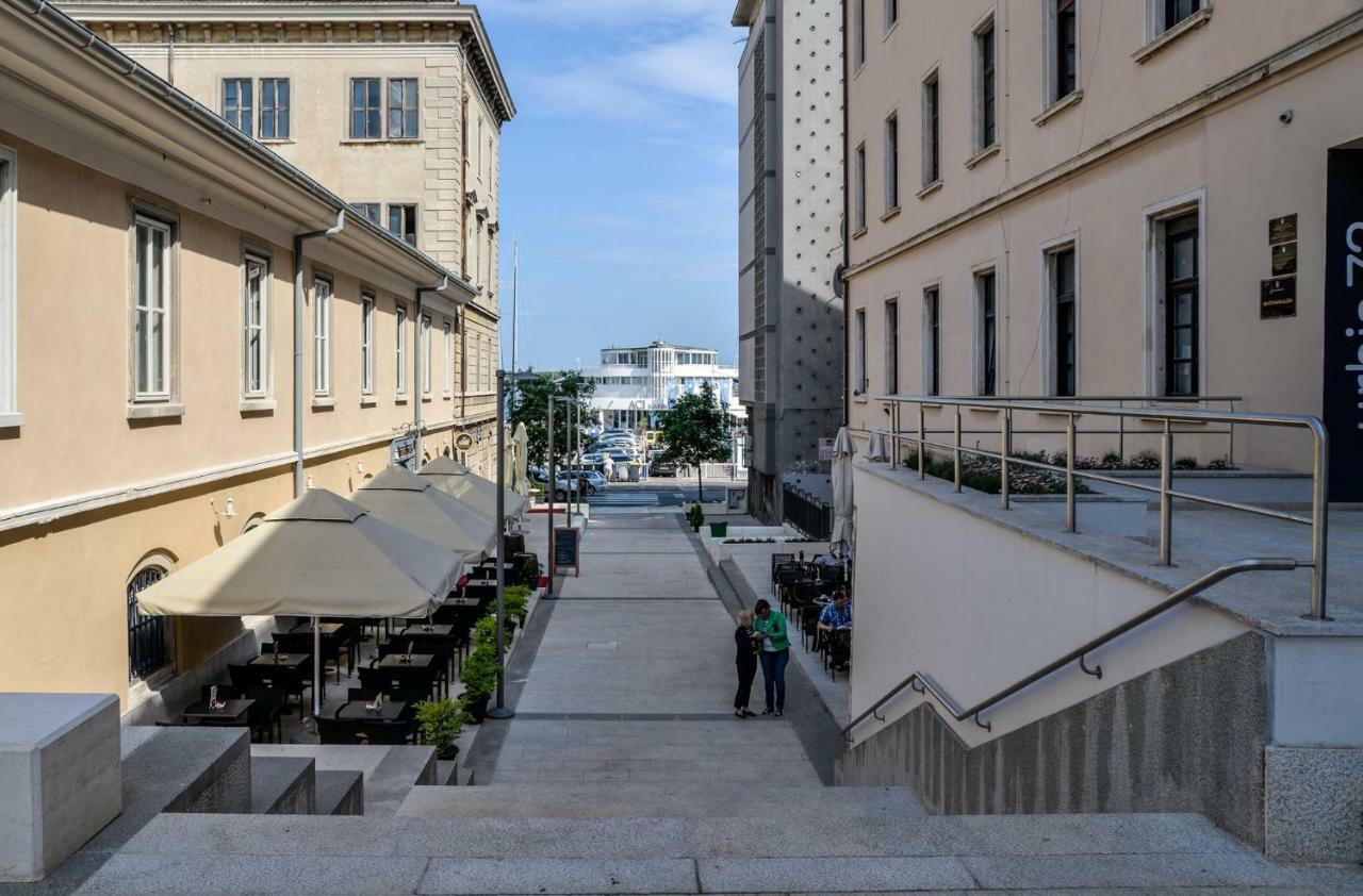 Apartment Rubix Pula Ngoại thất bức ảnh